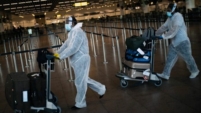 Covid-19: Casi la mitad de pasajeros de dos vuelos provenientes de China dan positivo en Italia