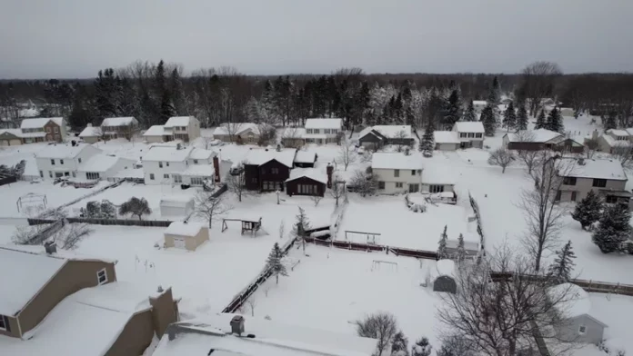 Tormenta invernal en Estados Unidos: crece el número de víctimas y esperan más nieve en Nueva York