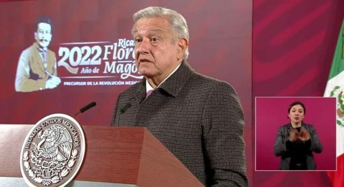 AMLO ha dicho que está bien que la UNAM investigue el caso del supuesto plagio. Le siguió brindado su respaldo a la ministra acusada.