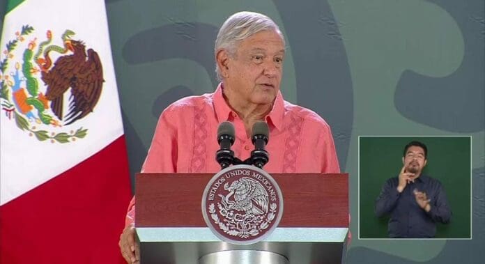 AMLO dijo que apoyará a la ministra acusada de plagio. Y que quienes la señalan han hecho cosas peores por México.