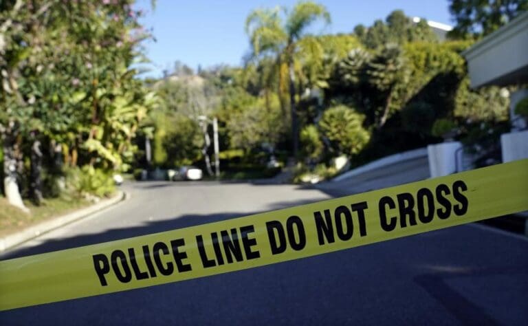 Adolescente intenta matar a su madre porque le ordenó limpiar su habitación