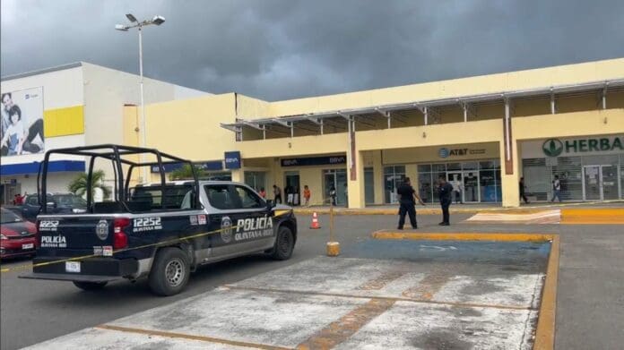 Muere trabajador tras recibir descarga eléctrica en plaza Las América de Chetumal 