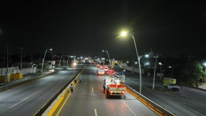 Realizan trabajos de rehabilitación en puente desnivel