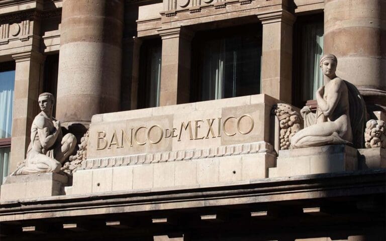 Banxico sube a 10.5% la tasa de interés, un nuevo nivel récord