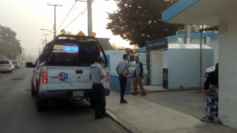 Mujer da a luz en el piso de su casa en José María Morelos