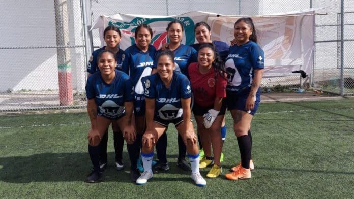 Invita Puerto Morelos a torneo relámpago de fútbol femenil con causa