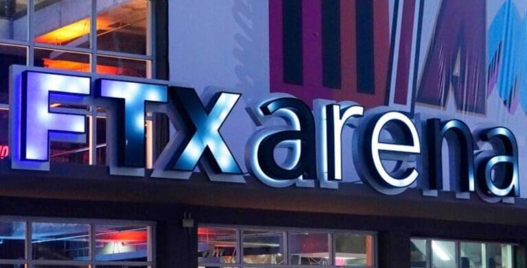 El fundador de la plataforma de criptomonedas FTX fue detenido en las Bahamas luego que la empresa se declarara en bancarrota.