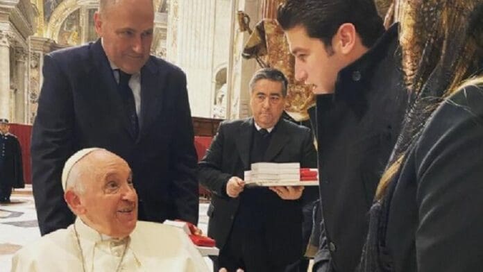 Samuel García presume bendición Papal; proyecta amarrar inversiones para NL