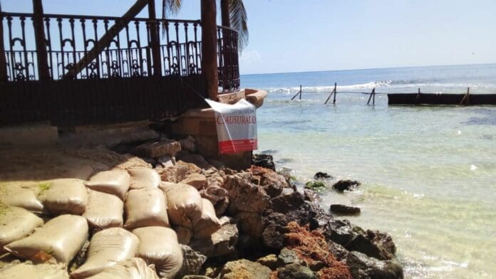 Presionan a Semarnat y Profepa para obligar al Hotel Alltra a retirar obra en la zona de playas