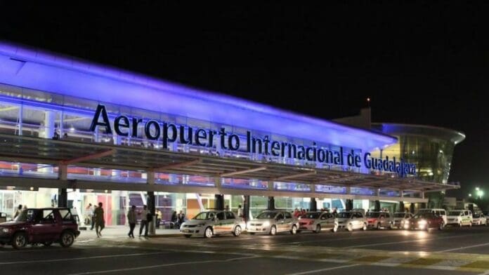 Evacuaron el Aeropuerto Internacional de Guadalajara por un incendio