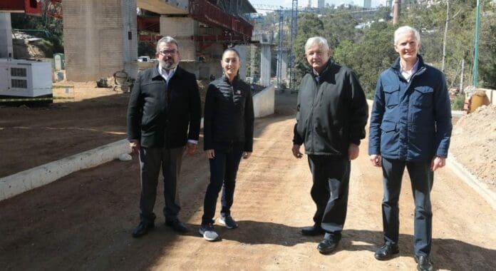 AMLO recorrió este día las obras en el tren Toluca-Cdmx. Prometió que estará listo en un año, al mismo tiempo que el Tren Maya.