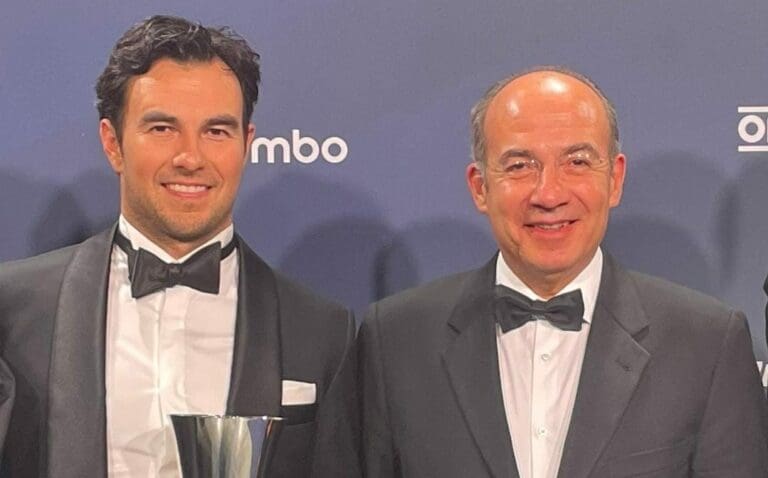 Sergio "Checo" Pérez acudió a la gala de la FIA en la que se premia a lo mejor de la Fórmula 1. Fue criticado por estar con el expresidente.