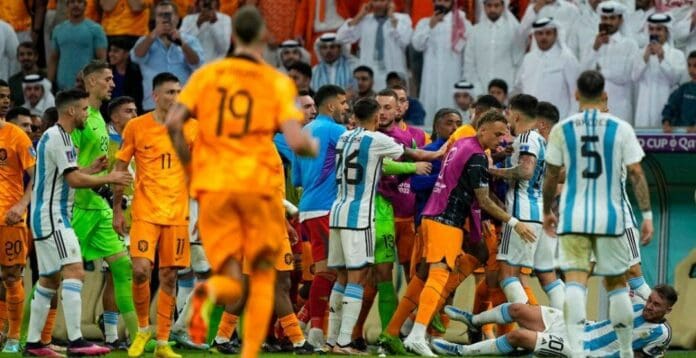 La FIFA ha abierto una investigación contra Argentina luego de comportamiento de sus jugadores ante Países Bajos.