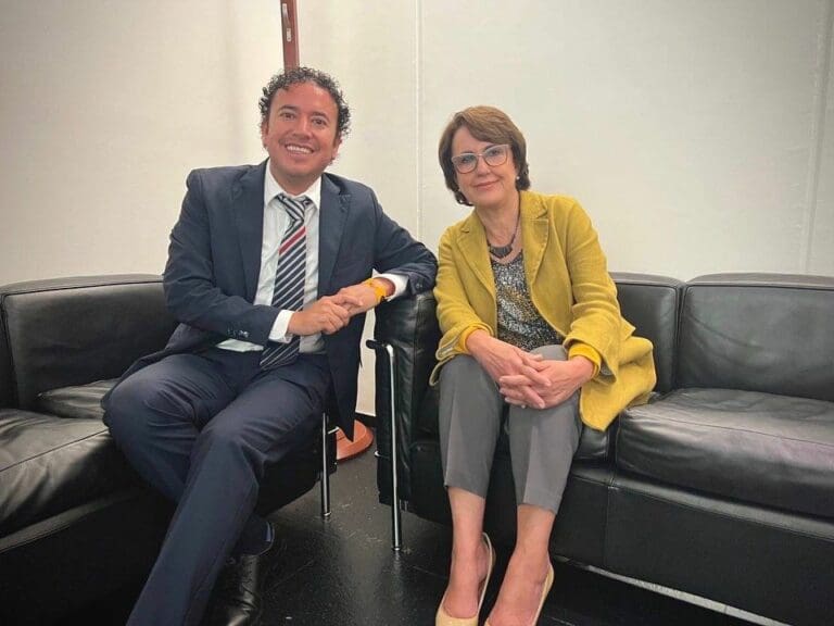 Adrián Pérez Vera y la Senadora Patricia Mercado se reúnen en Ciudad de México para dialogar sobre movilidad