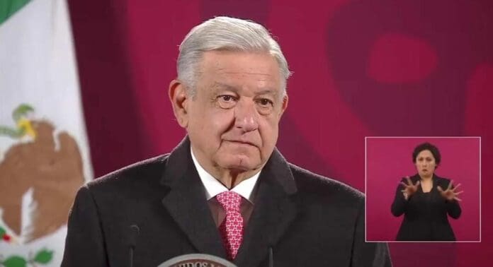 AMLO y el secretario de Gobernación explicaron a detalle en qué consiste el plan B de la reforma electoral aprobado anoche.