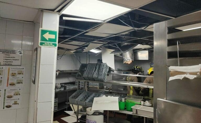 Acumulación de gas, causa de la explosión en Toks de Las Américas de Cancún