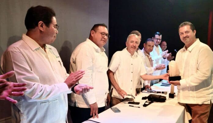 Entregan el premio internacional Ramazzini & Carvalho 2022 en Playa del Carmen