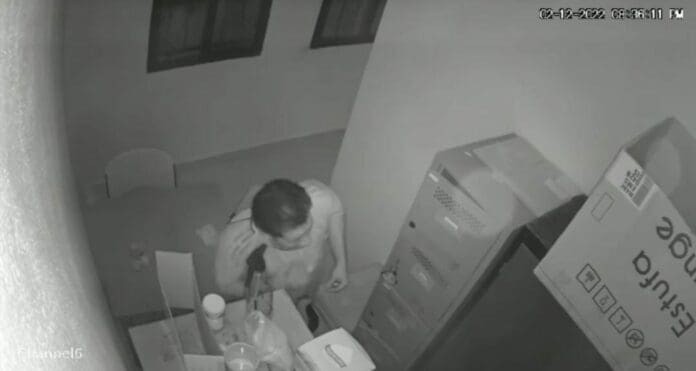 Dos sujetos ingresaron a robar a la estética de Cinthya Osorio, la esposa de Mauricio Góngora. Así lo informó ella misma.