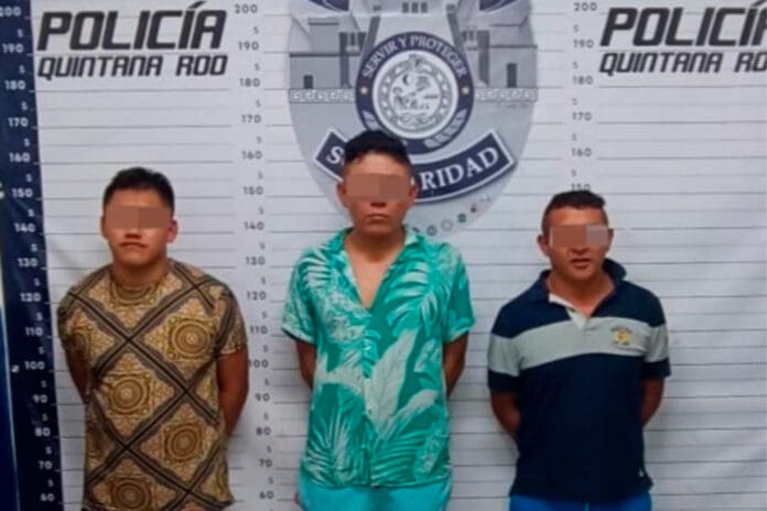 Detienen a tres presuntos narcomenudistas en Playa del Carmen; uno de ellos contaba con una orden de aprehensión por homicidio  