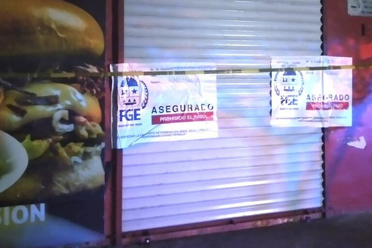 Deja cateo en bar 'Manhattan' de Chetumal dos detenidos y varias dosis de droga aseguradas