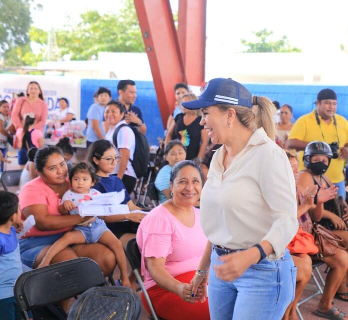 Lili Campos eleva calidad de vida de habitantes de Puerto Aventuras 