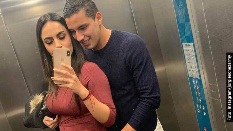 Novia del futbolista Jorge Sánchez se queja por el mal olor de los qataríes