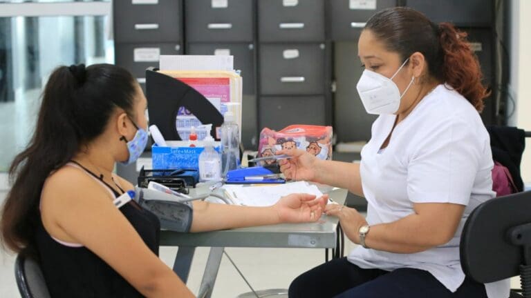 Lili Campos fortalece servicios de salud a solidarenses