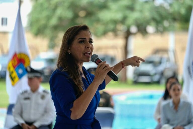 Profesionalismo y compromiso de la policía para los quintanarroenses, instruye Mara Lezama