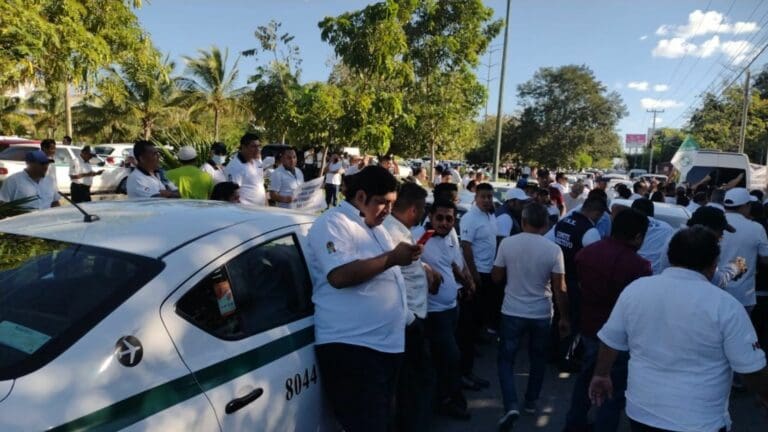Taxistas de Playa del Carmen aseguran que no llevarán a cabo bloqueos