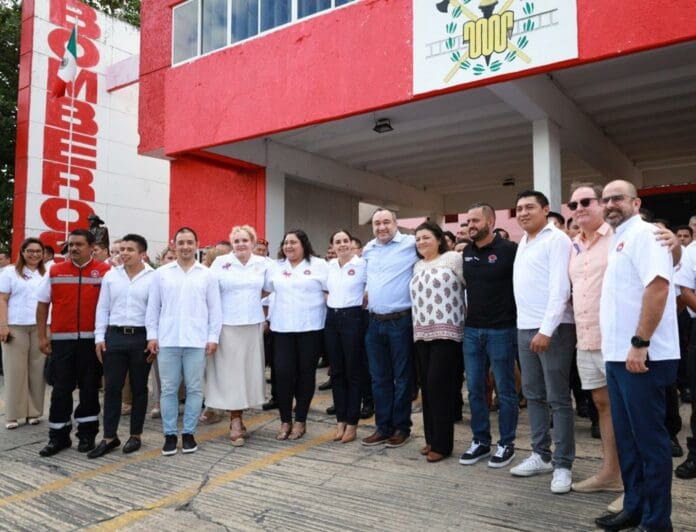 TOMA PROTESTA ANA PATRICIA PERALTA A PATRONATO DE BOMBEROS CANCÚN 
