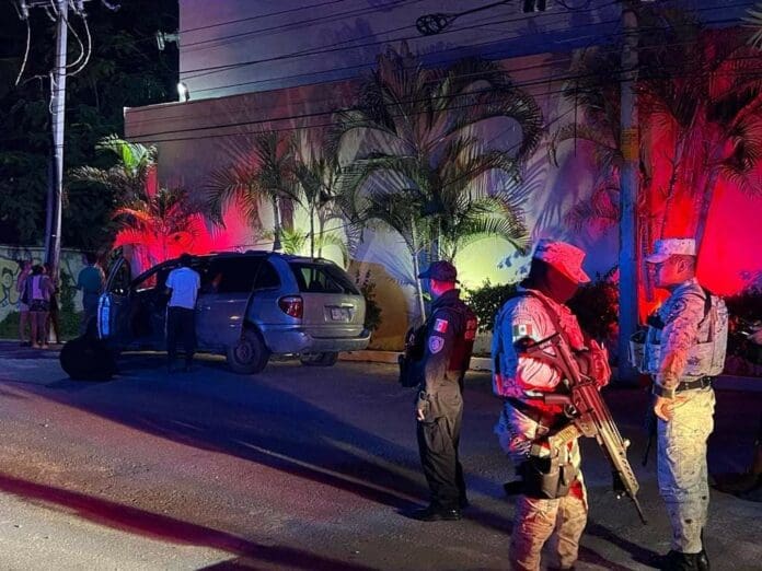 Atacan camioneta de trabajadores externos del hotel Royalton