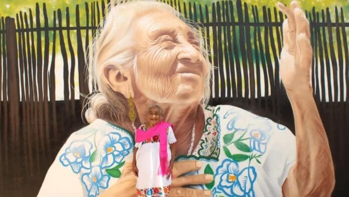 La última partera maya, Bacila Tzec, es inmortalizada en mural en Yucatán
