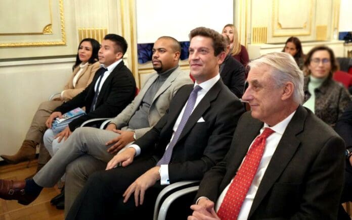 FIRMA ANA PATRICIA PERALTA ACUERDO DE COLABORACIÓN CON LA CÁMARA DE COMERCIO, INDUSTRIA Y SERVICIOS DE MADRID 