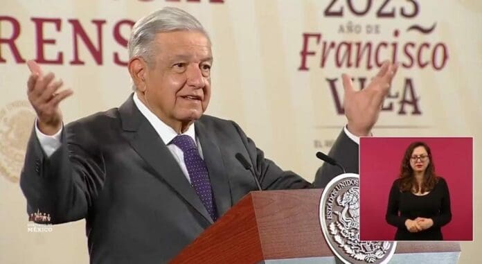 AMLO criticó a quienes se oponen a la Guardia Nacional en el Metro de la Ciudad de México. Aseguró que los elementos cuidarán a la gente.