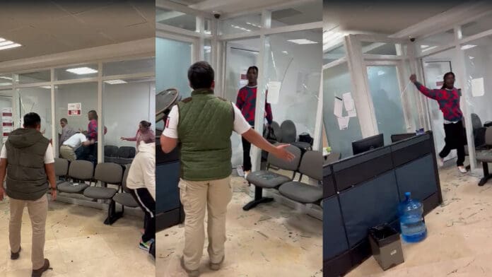 Enloquece turista en filtro de migración del Aeropuerto Internacional de Cancún, rompe ventanas y amenaza a personal