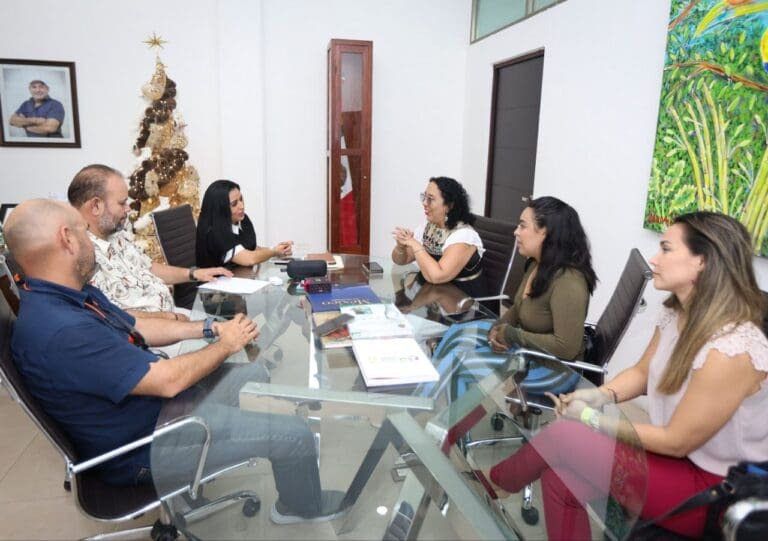SE REÚNE BLANCA MERARI CON ALCALDESA DE PLAYAS DE ROSARITO 