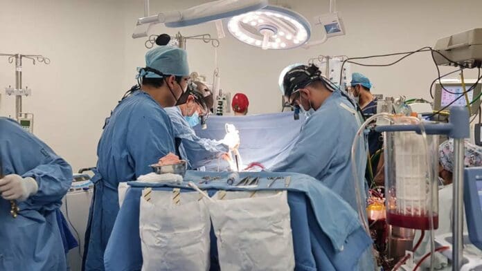 IMSS realiza el primer trasplante bipulmonar en su historia