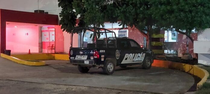 Balean a taxista y a su acompañante cerca de la colonia La Guadalupana de Playa del Carmen 