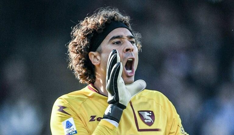 Debuta Guillermo Ochoa con el Salernitana en la Serie A; perdió con el Milán