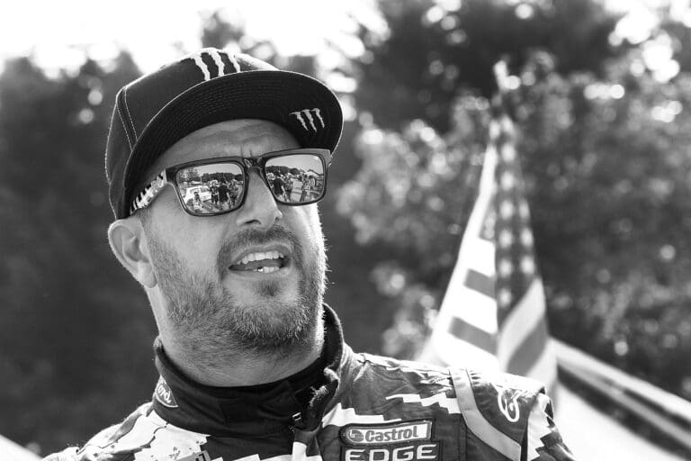 Muere el piloto Ken Block aplastado por su moto de nieve