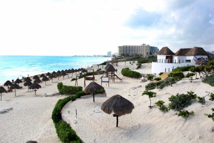 Garantiza gobierno de Ana Patricia Peralta playa limpias de Cancún