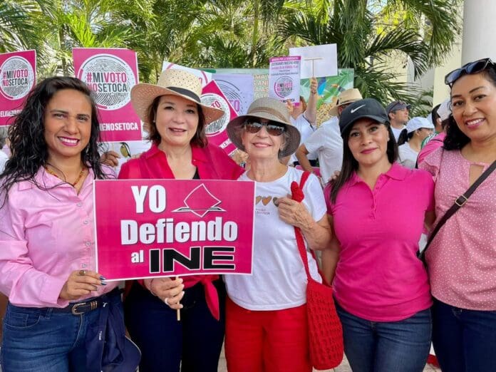 Tenemos un México que está despertando y que lucha por mantener independencia democrática Kira Iris