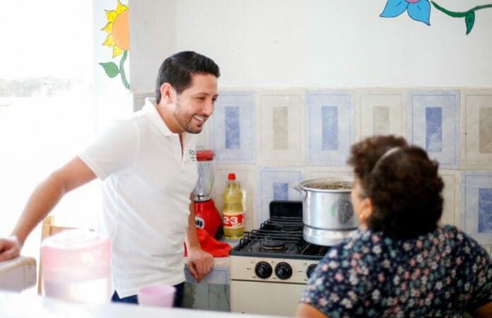 Para apoyar a más cozumeleños es importante hablar sobre la casa de gestión: Renán Sánchez