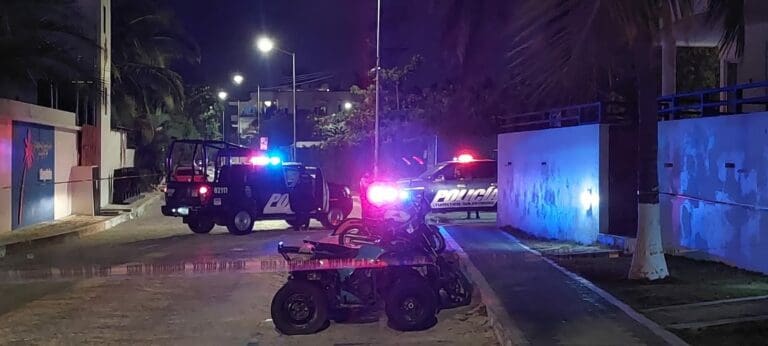 Atacan a balazos a un hombre en club de playa ‘Martina’ de Playa del Carmen