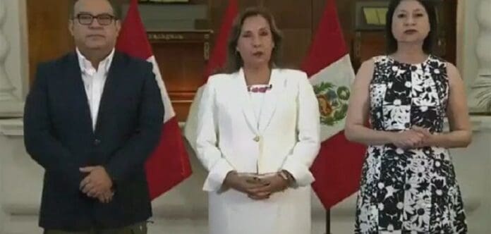 Ordena Diba Boluarte que embajador de Perú en México regrese a su país