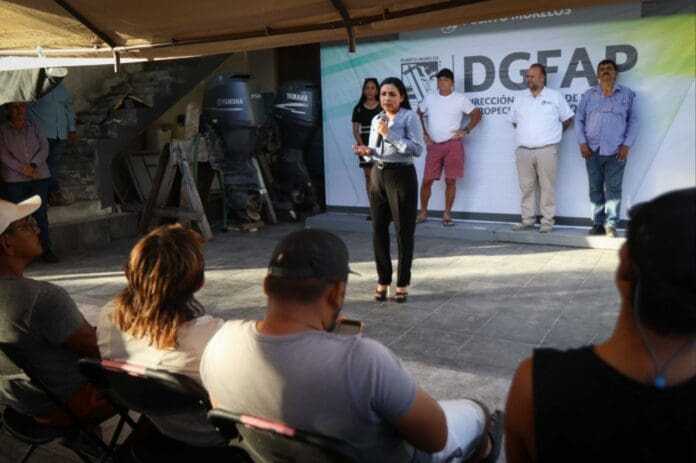 Entrega Blanca Merari constancias a 40 pescadores que participaron en curso de primeros auxilios impartido por la Cruz Roja