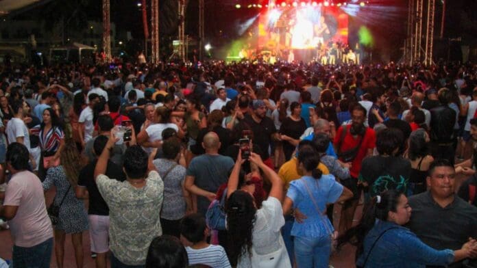La presidenta municipal de Solidaridad, Lili Campos Miranda destacó el saldo blanco en el Carnaval de Playa del Carmen.