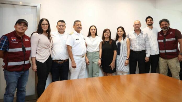 Coordinan autoridades atención a recale de sargazo en Cancún