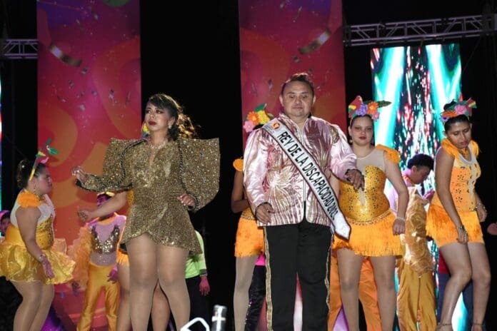 Con respuesta masiva y alegría, inicia el carnaval Chetumal 2023