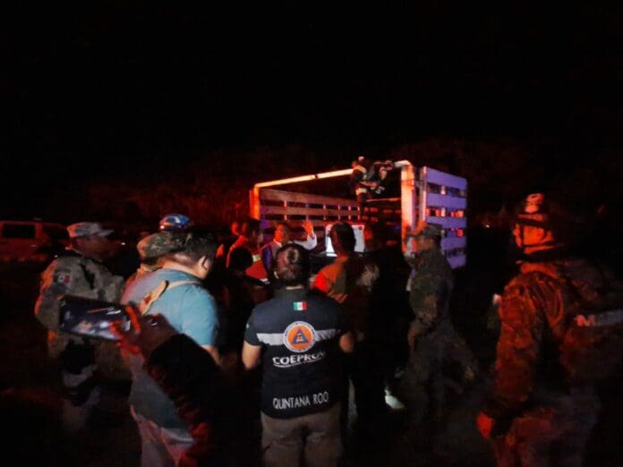 Arde por un segundo día, incendio en basurero de Holbox 
